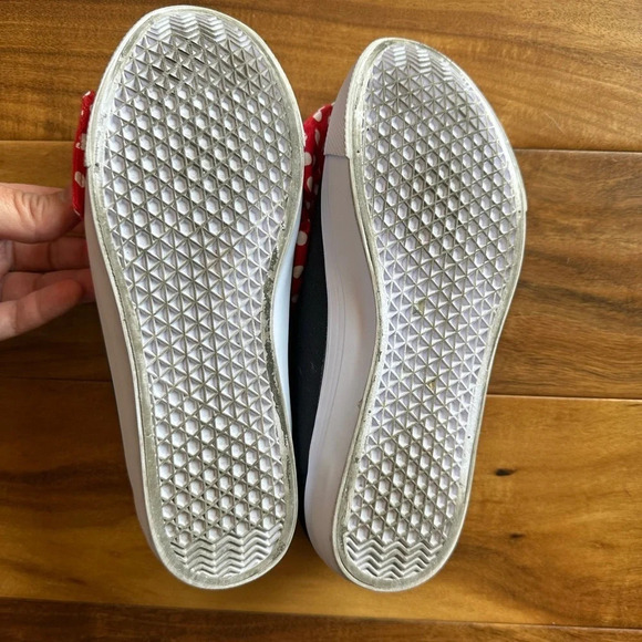 Women’s Minnie Mouse Canvas Slip-On Shoes size 7 - Picture 4 of 4